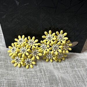 Vintage Coro Flower Clip On Earrings Soft Plastic Aurora Borealis Rhinestone EUC